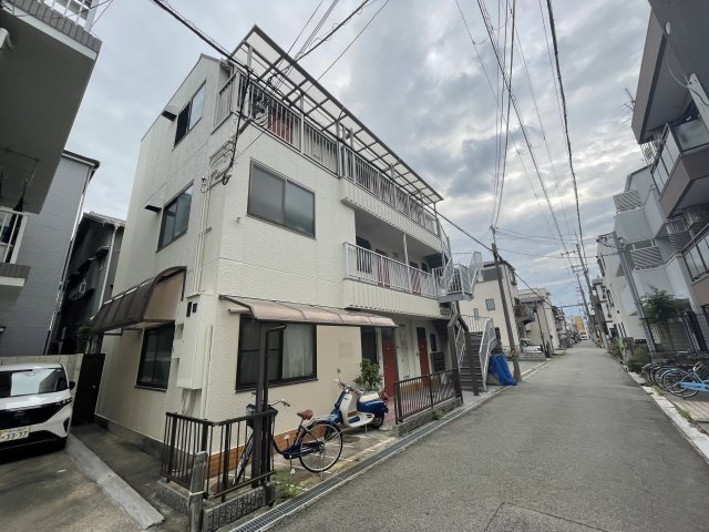 ロイヤル小松の外観写真