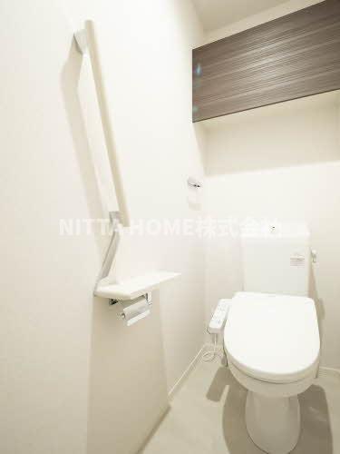 トイレ　暖房洗浄付きのトイレです◇