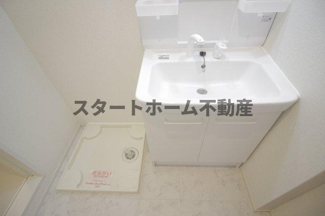 洗面設備　コンパクトで使いやすい洗面所