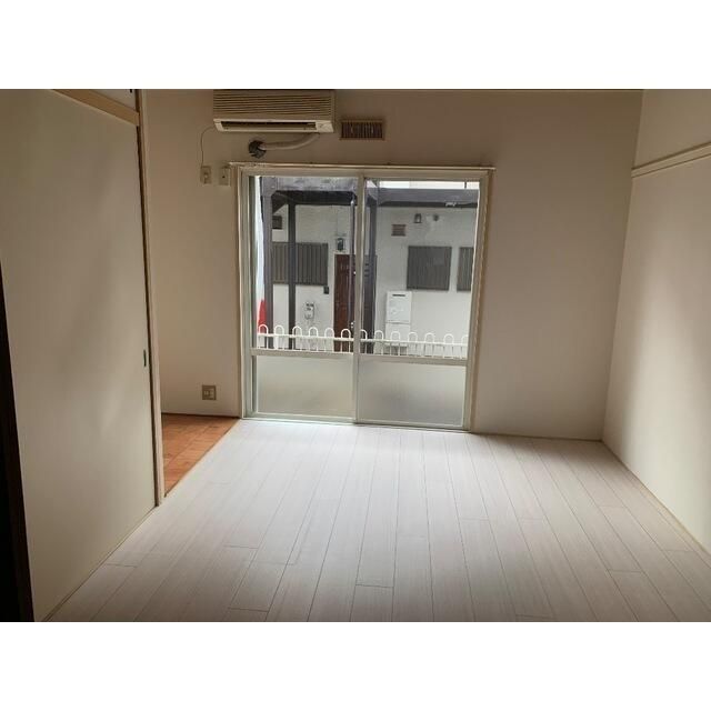 居室・リビング　居間です