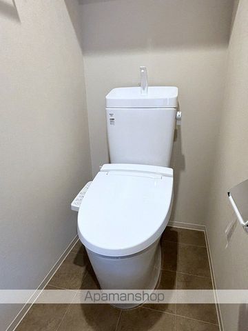 地下鉄谷町線 谷町六丁目駅 徒歩5分 14階建 築1年のトイレ写真