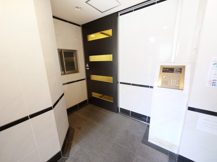 地下鉄烏丸線 今出川駅 徒歩24分 8階建 築21年の外観写真