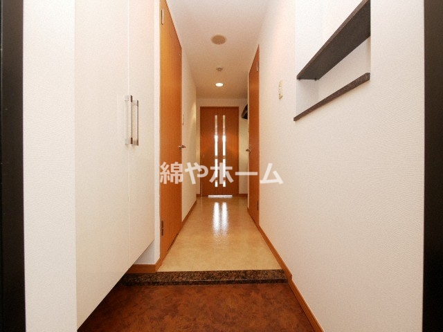 玄関　収納もある玄関です