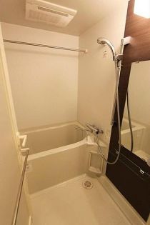 バス・シャワールーム　※別部屋の参考写真です。