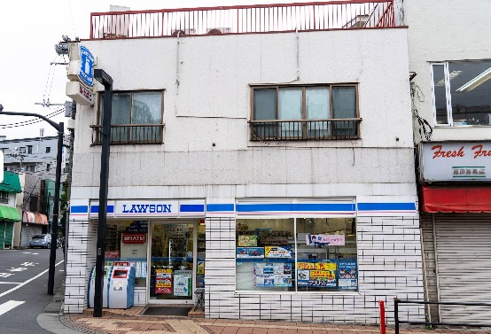 コンビニ　ローソン 三鷹台駅前店（コンビニ）まで460m