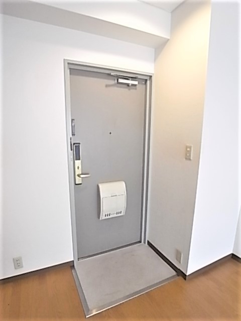 阪神本線 魚崎駅 徒歩6分 3階建 築31年の玄関写真