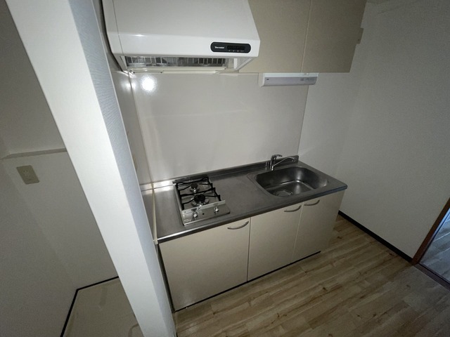 キッチン　写真は違う号室です。