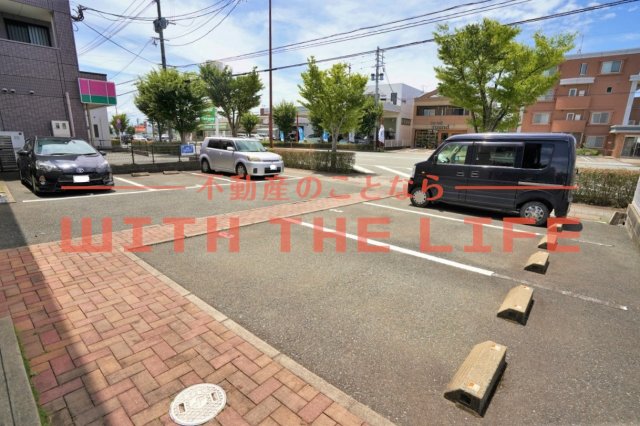 駐車場　駐車場完備です
