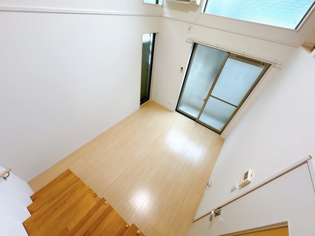 阪急千里線 千里山駅 徒歩4分 2階建 築16年の居間写真