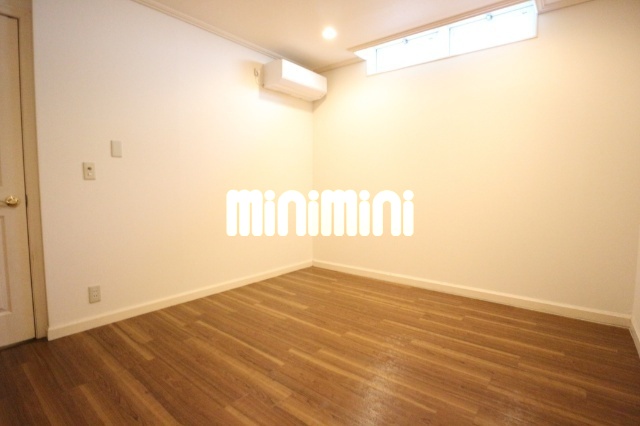 その他部屋・スペース　地下の７帖のお部屋です