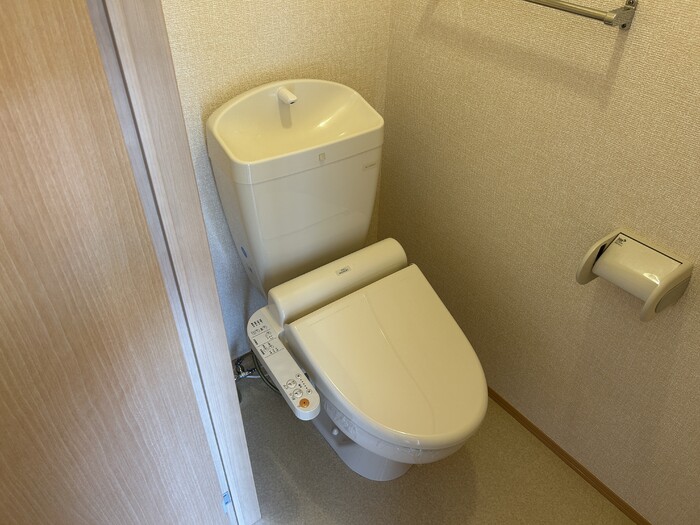 トイレ　温水洗浄暖房便座