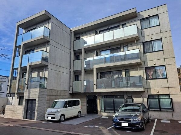 建物外観　築浅デザイナーズマンション☆
