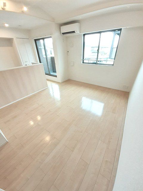 コンフォートK 十壱番館の居間写真