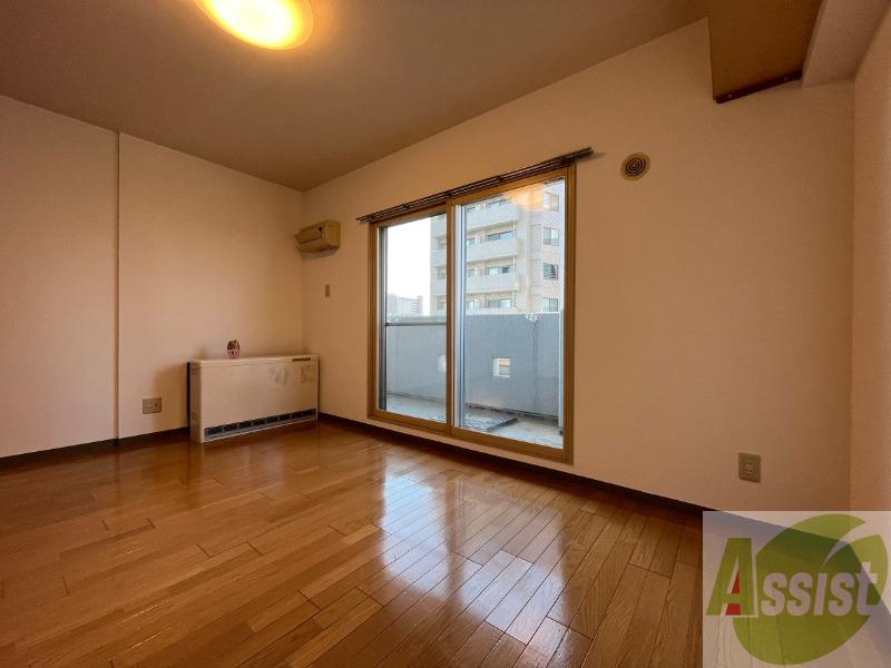 居室・リビング　広くてキレイなお部屋が広がっていて、充実した生活が送れそう。