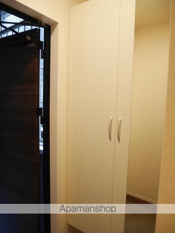 ロイジェント井荻C棟 C棟の玄関写真