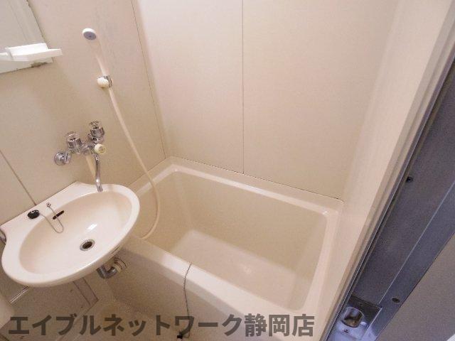バス・シャワールーム　お風呂で日々の疲れを落としましょう