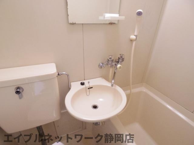 洗面設備　使いやすい洗面所です