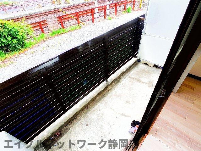 バルコニー　落ち着いた時間を過ごせるバルコニーです