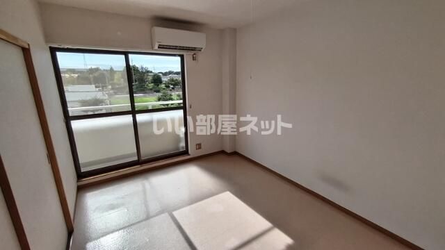 ハイツオオタケの居間写真