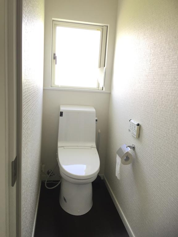トイレ　1階と2階にトイレついてます。1階はタンクレス♪