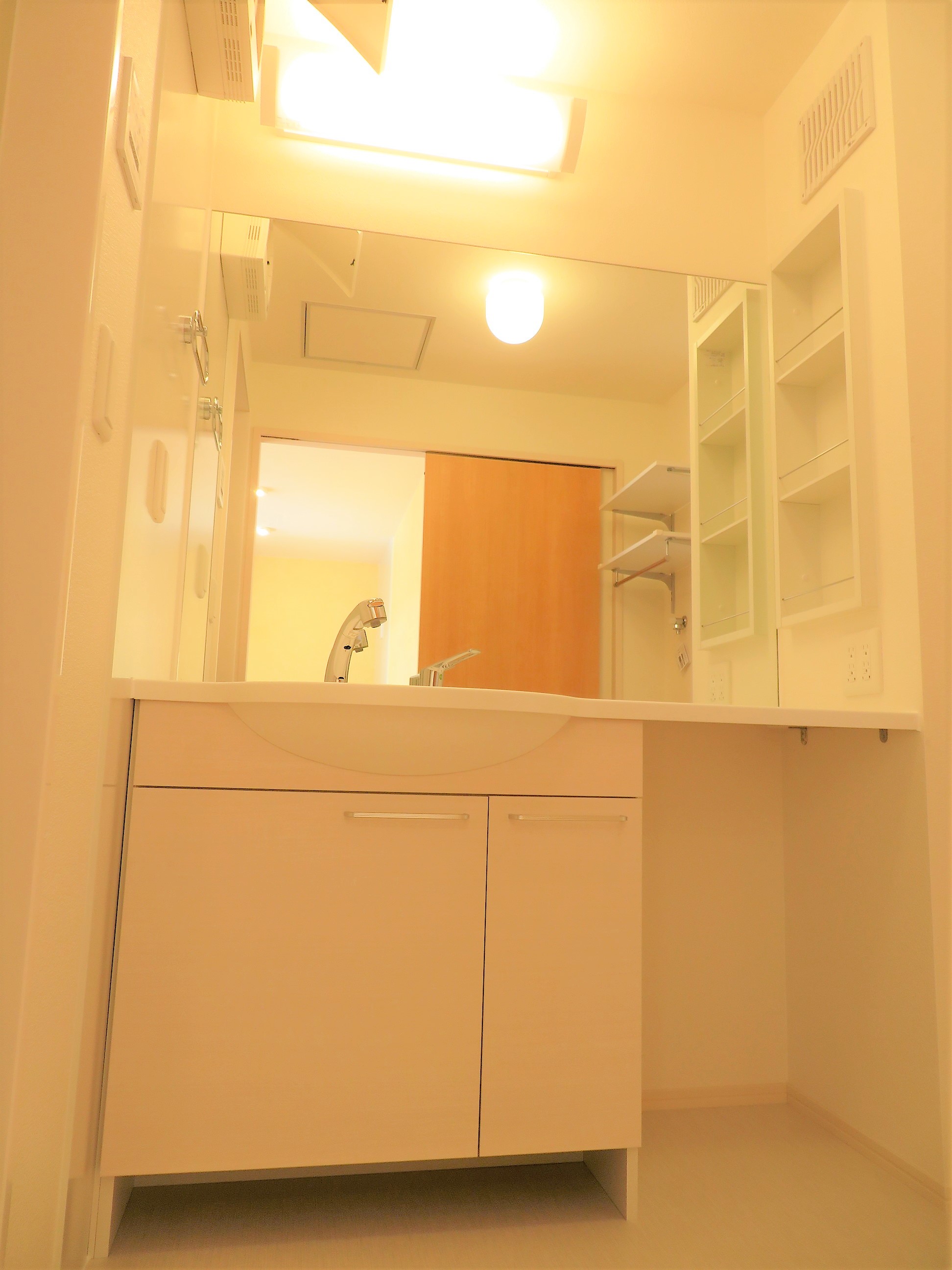 洗面設備　大型洗面台は人気のある設備です！