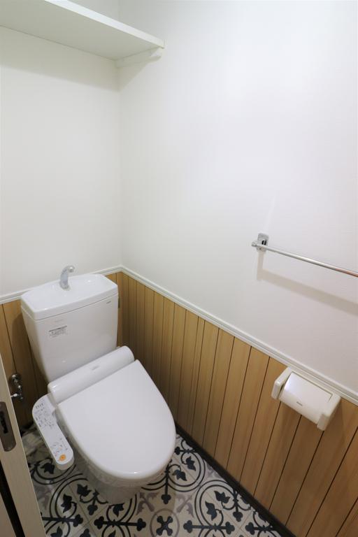 トイレ　うれしいウォシュレット付き
