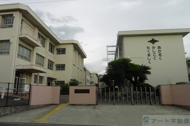 小学校　桑原小学校（小学校）まで1827m