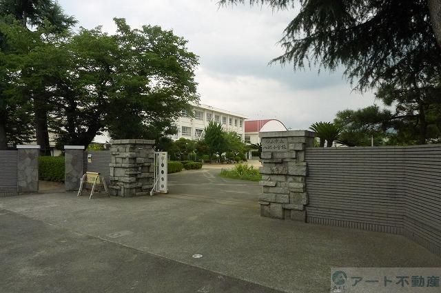 小学校　八坂小学校（小学校）まで1679m