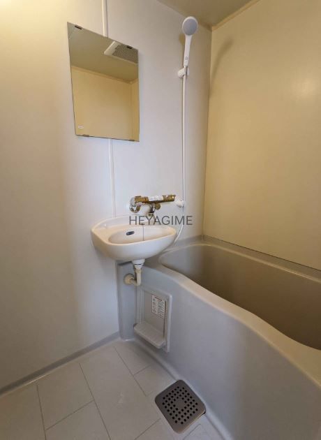 バス・シャワールーム　洗面