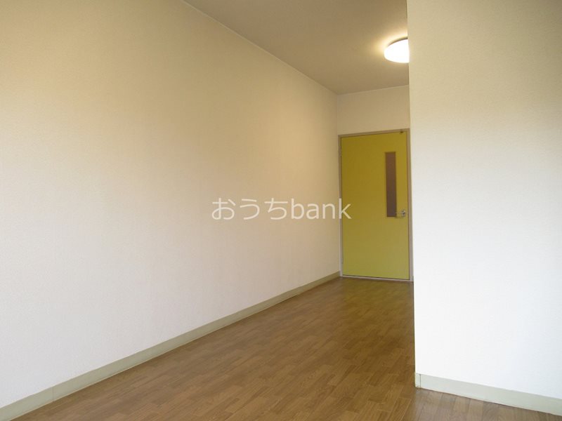 その他部屋・スペース　室内は照明器具も設置してあります