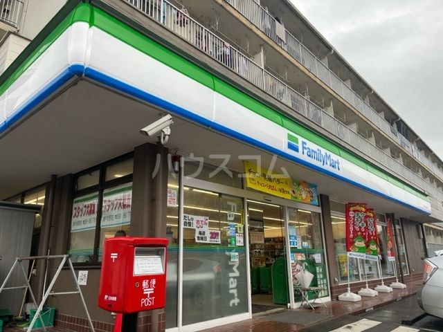 コンビニ　ファミリーマート 瀬戸中品野町店（コンビニ）まで575m