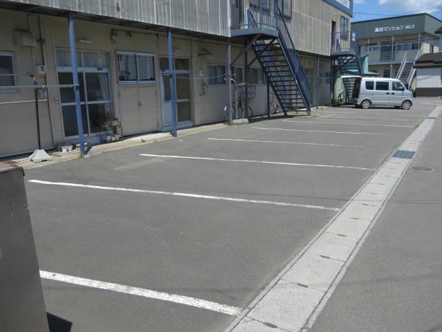 駐車場　駐車場