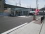 コンビニ　ファミリーマート　大東大野店（コンビニ）まで785m