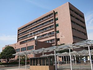 病院　中央病院（病院）まで615m