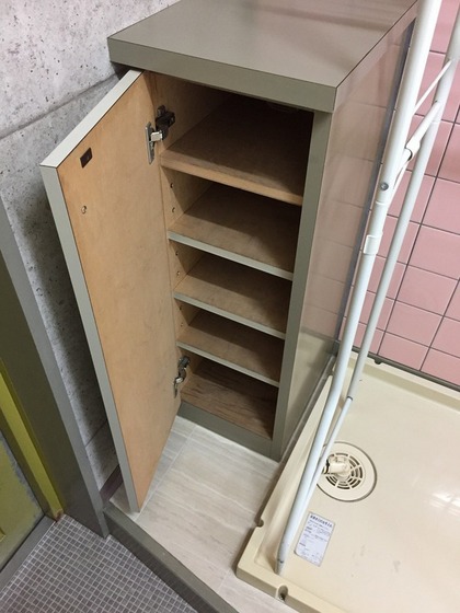 【岡山市北区下伊福本町のマンションの玄関】