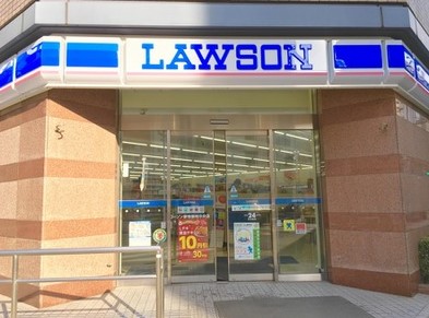 コンビニ　ローソン 新宿御苑中央店（コンビニ）まで59m