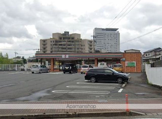 コンビニ　セブンイレブン（コンビニ）まで629m