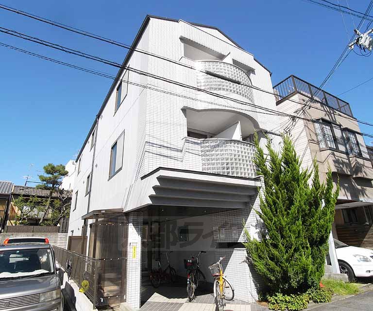 京都市東山区下梅屋町のマンションの建物外観