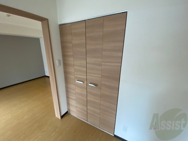 収納　寝室の収納です。部屋がすっきり片付きます。