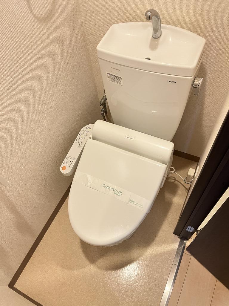 トイレ　同タイプ同モデルを使用