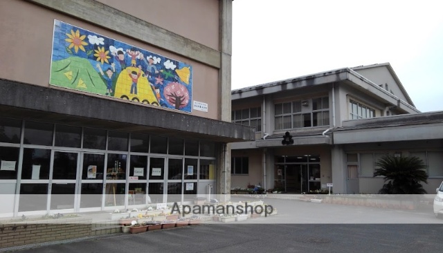 小学校　稲葉山小学校（小学校）まで448m