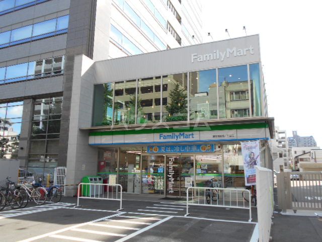 コンビニ　ファミリーマート博多美野島一丁目店（コンビニ）まで387m