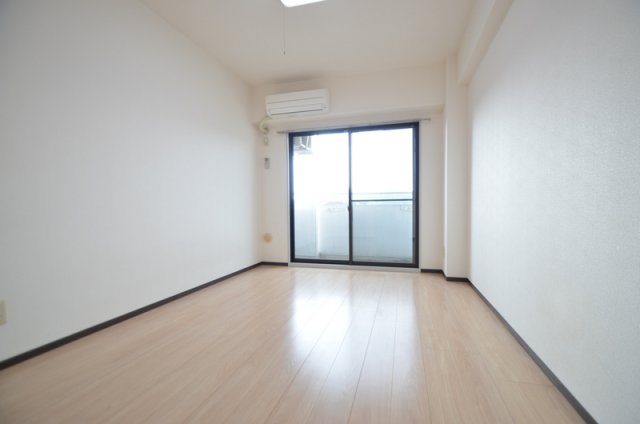 バルコニー　洋室