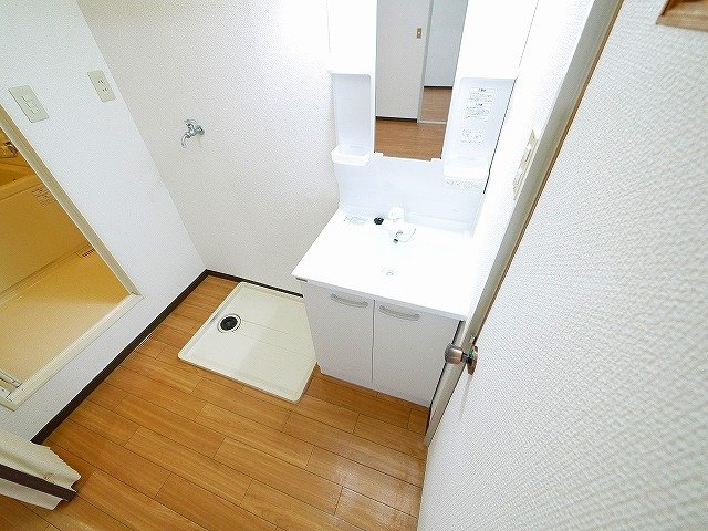 洗面設備　脱衣スペースもあります