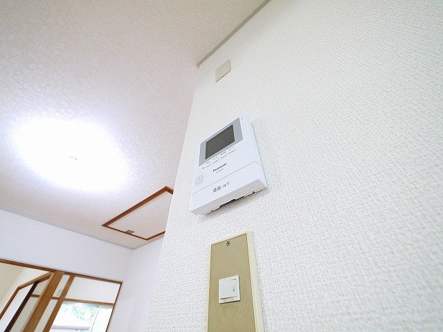 セキュリティ　モニター付きインターホンです