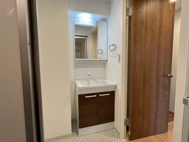 洗面設備　クレストタワー栄