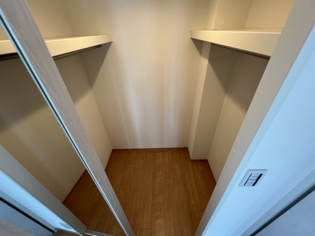 収納　クレストタワー栄