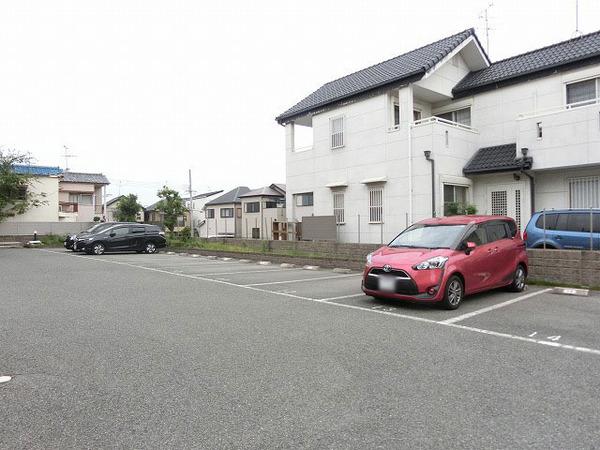 【ＤＡＩＫＥＮＮ浜寺南町　Ｅ棟の駐車場】