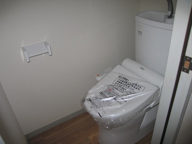 トイレ　ウォシュレットつき