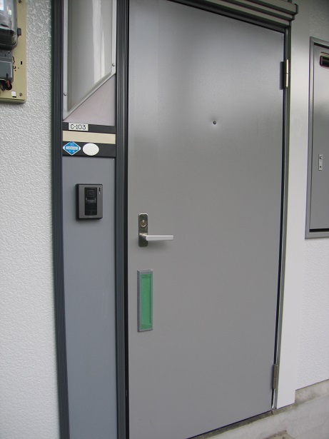 その他共有部分　玄関へ郵便物入ります